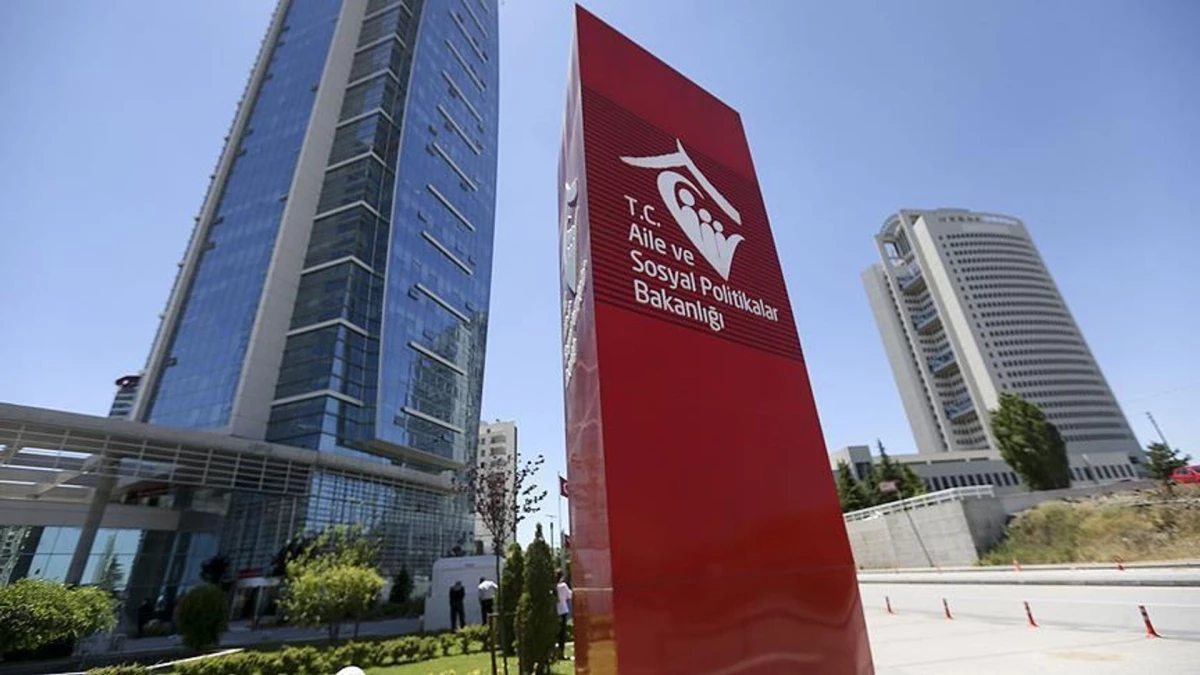 Aile ve Sosyal Hizmetler Bakanlığı, “Aşık çocuk beni gizlice izliyor” başlıklı videoya hukuki süreç başlattı