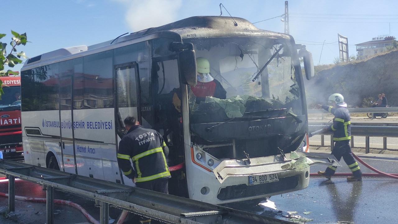 İBB otobüsü seyir halinde alev topuna döndü! Geriye sadece hurda yığını kaldı
