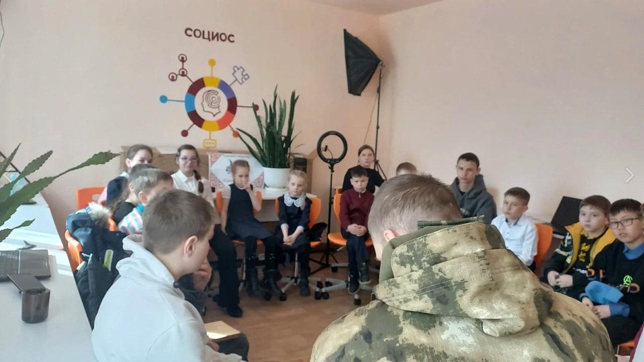 Rusya'da askeri eğitim anaokuluna kadar indi: Çocuklar savaşa hazırlanıyor