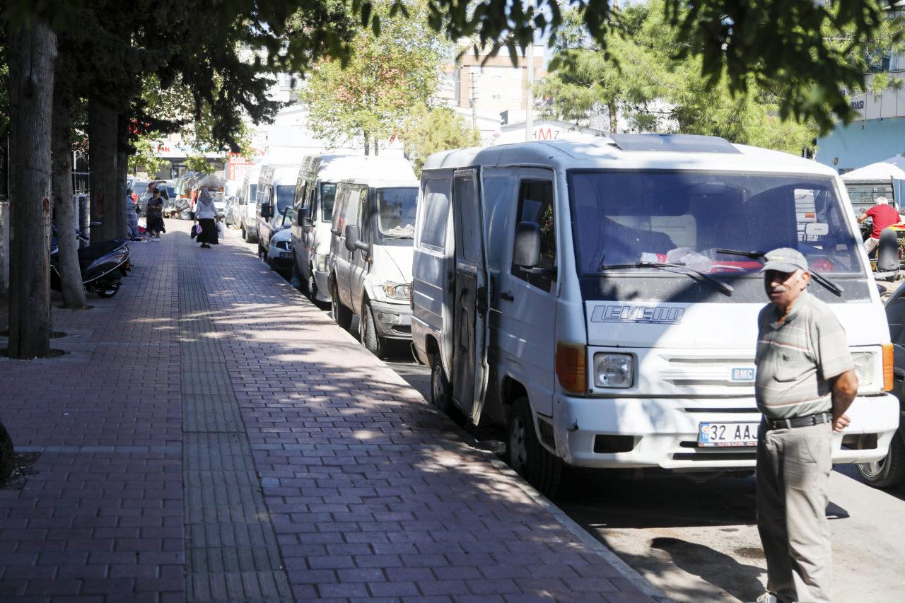 Kaldırımı bir başkasına binlerce liraya kiraya veriyorlar!