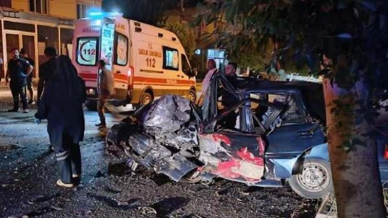 2 otomobil kafa kafaya çarpıştı: 1 ölü, 1 yaralı