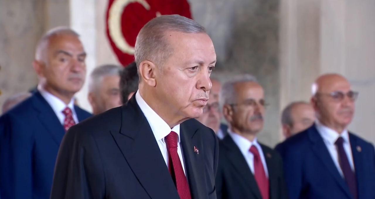 Devlet erkanı Anıtkabir'de: Cumhurbaşkanı Erdoğan'dan önemli mesajlar