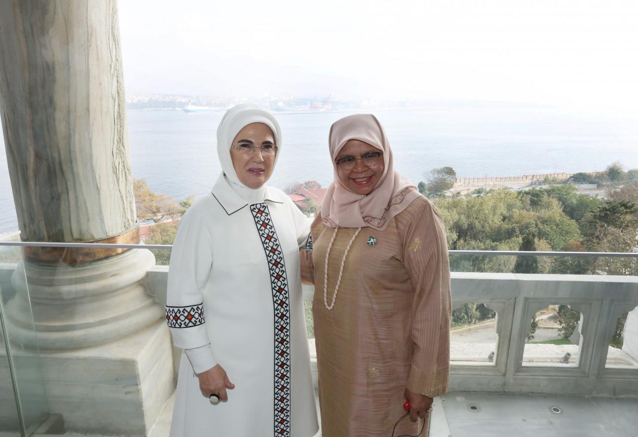 Emine Erdoğan ile Topkapı Sarayı gezisi! Devlet başkanlarının eşleri hayran kaldı