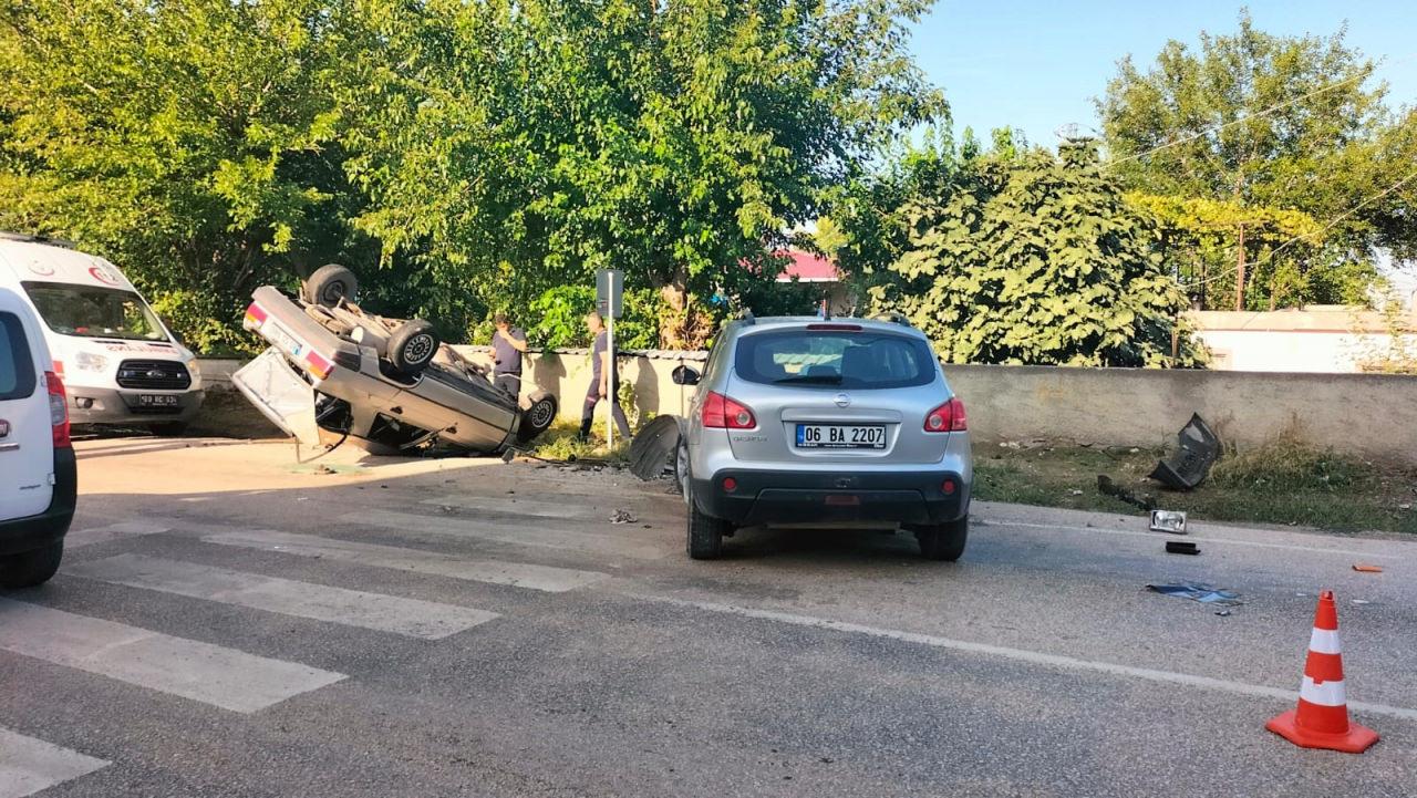 Osmaniye'de feci kaza: İki otomobil kafa kafaya çarpıştı, yaralılar var!