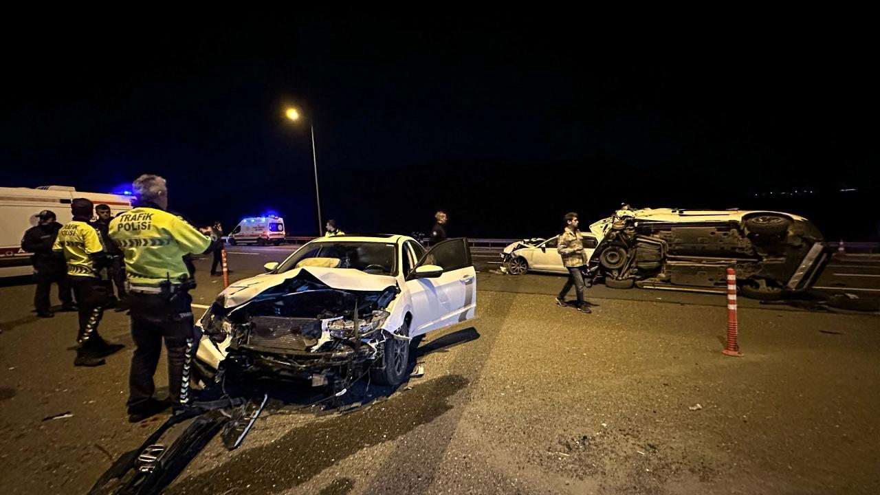 Kuzey Marmara Otoyolu'nda 3 araç birbirine girdi: 2 ağır, 9 yaralı