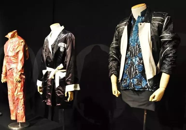 Michael Jackson’ın ikonik deri ceketi açık artırmaya çıkıyor