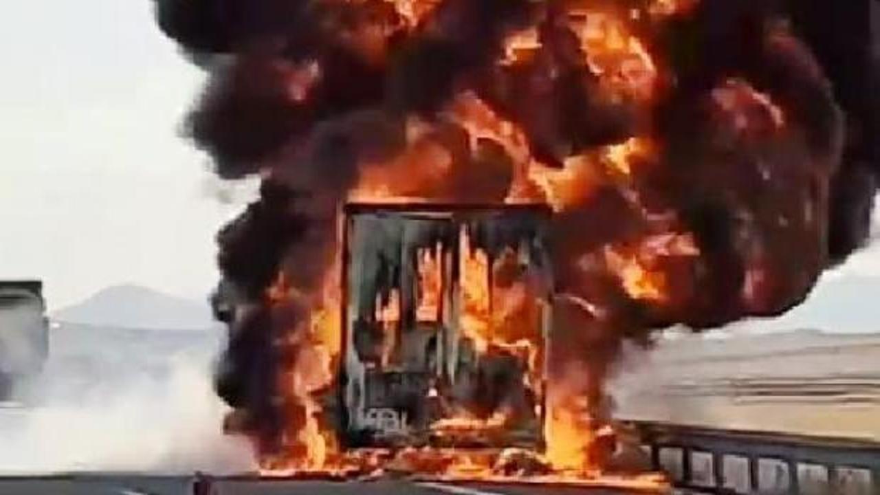 Otoyolda dehşete düşüren manzara! Alev topuna döndü