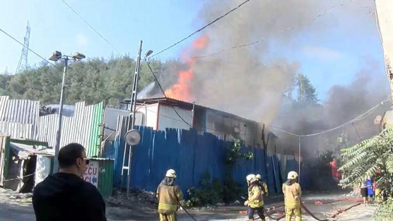 Sarıyer’de kağıt deposunda yangın çıktı