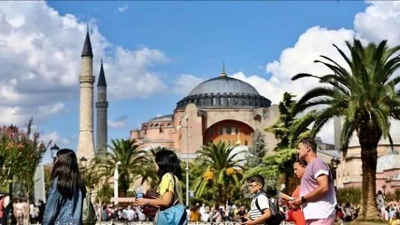 Yerli turistler yılın ikinci çeyreğinde seyahate 48 milyar lira harcadı