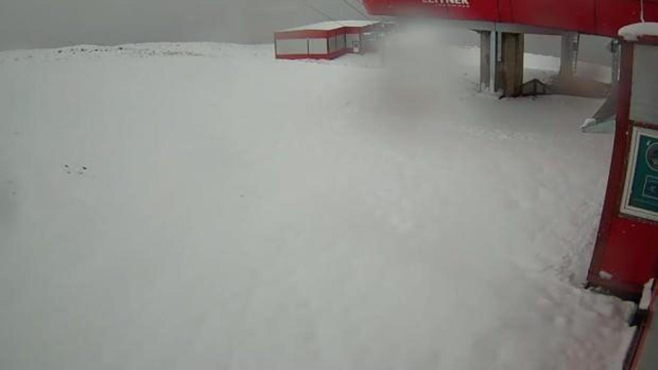 Yoğun kar yağışı! Kalınlığı 30 santimi buldu