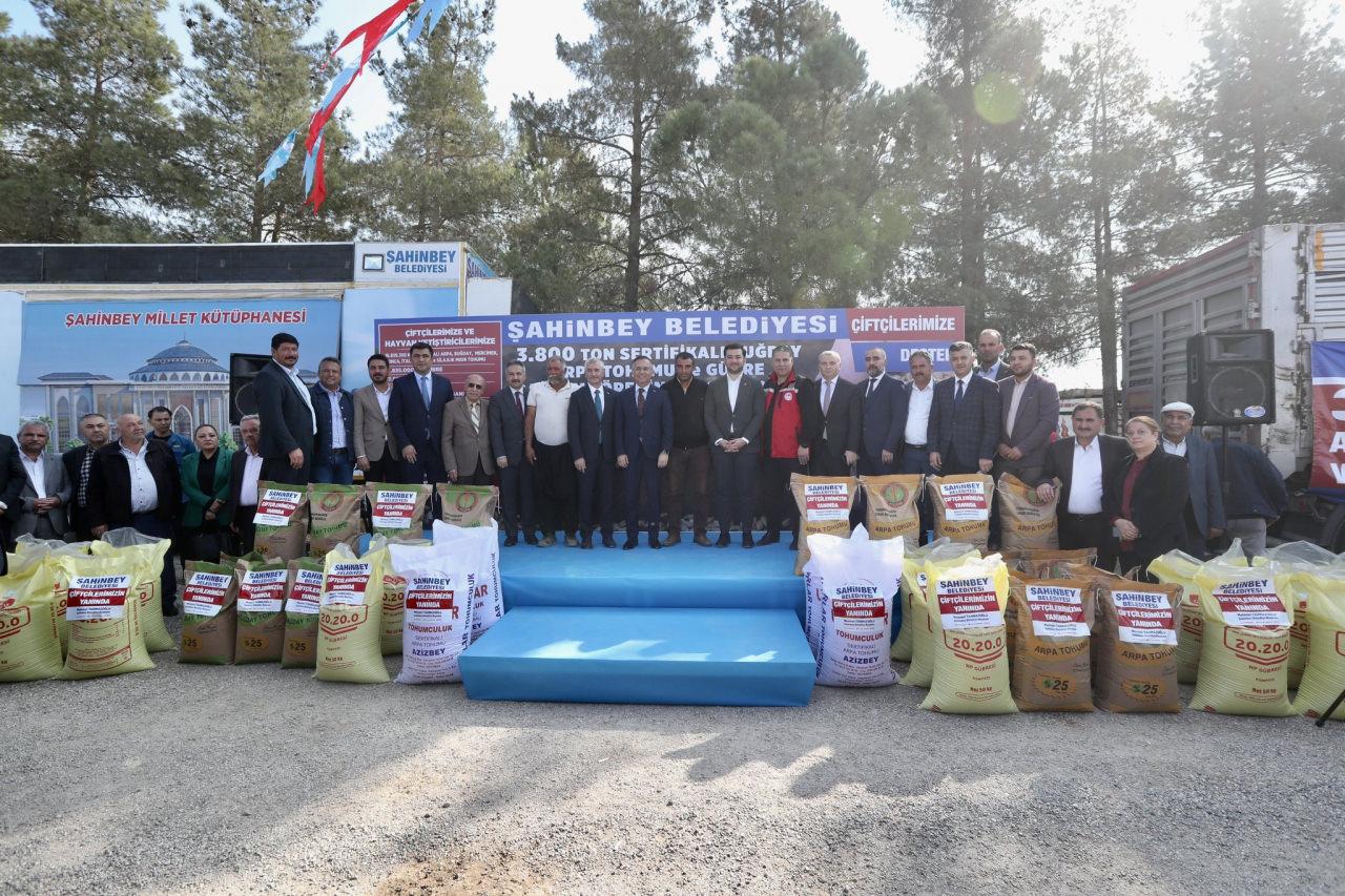 Şahinbey Belediyesi'nden çiftçilere 10 bin kamyonluk destek
