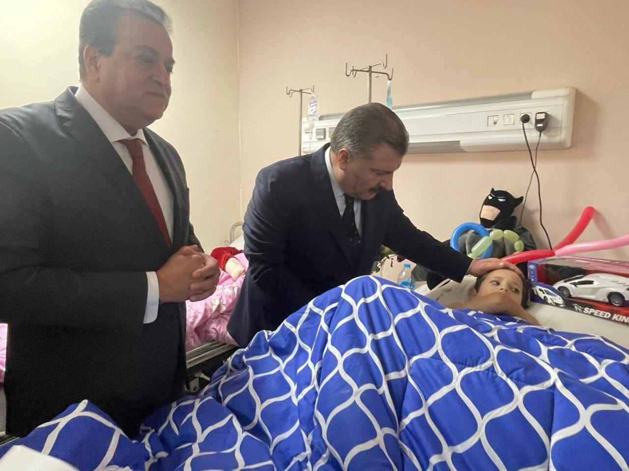 Sağlık Bakanı Koca Gazze'ye yönelik sağlık yardımları için Mısır'da