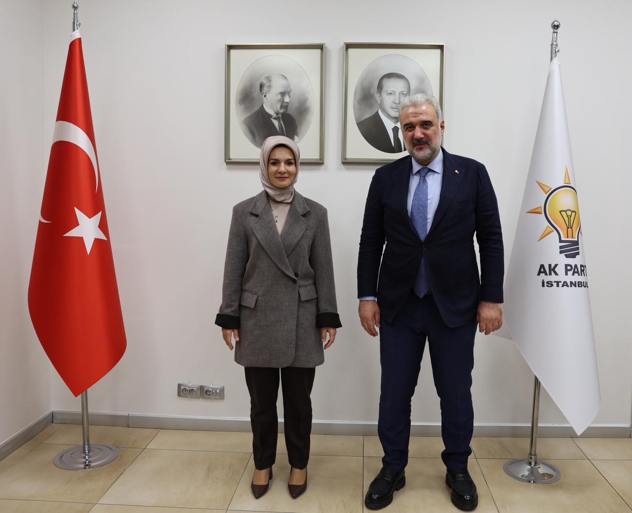 Bakan Mahinur Özdemir Göktaş'tan, AK Parti İstanbul İl Başkanlığı'na ziyaret