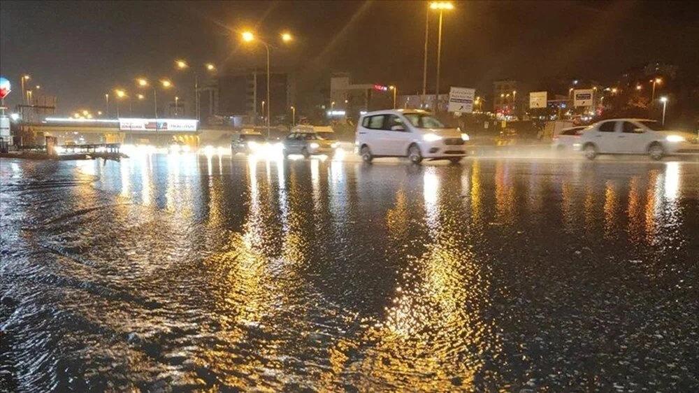 İstanbul’da beklenen sağanak başladı