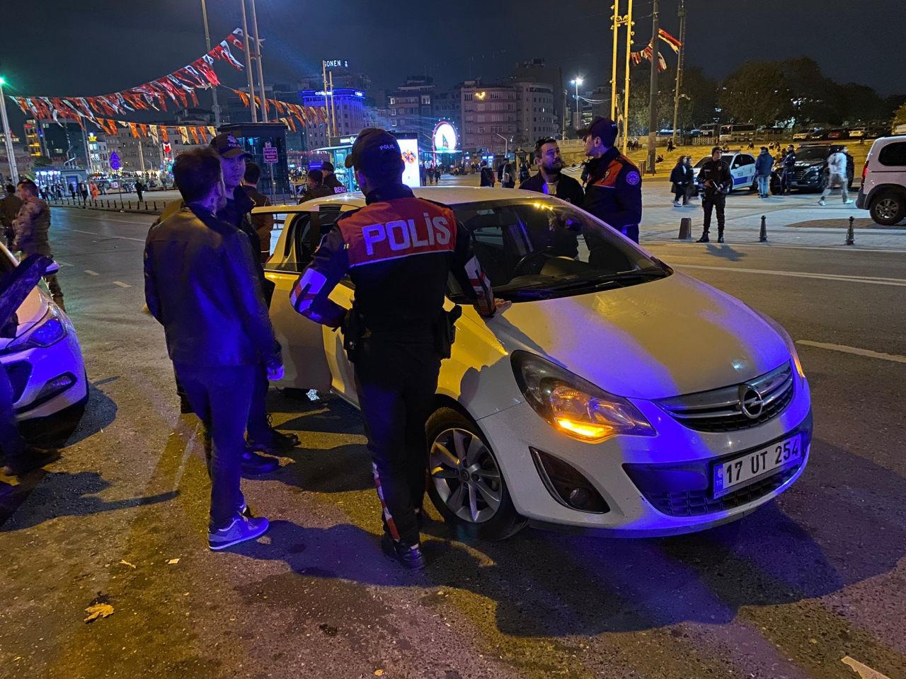 Taksim'de helikopter destekli huzur uygulaması