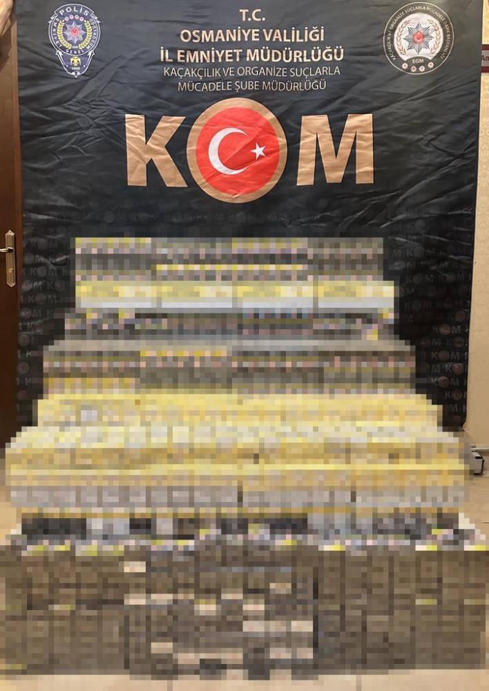 Saman yüklü tırda 2 bin 600 paket kaçak sigara ele geçirildi