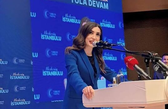 ATAŞEHİR’E KADIN ELİ Mİ DEĞECEK ?