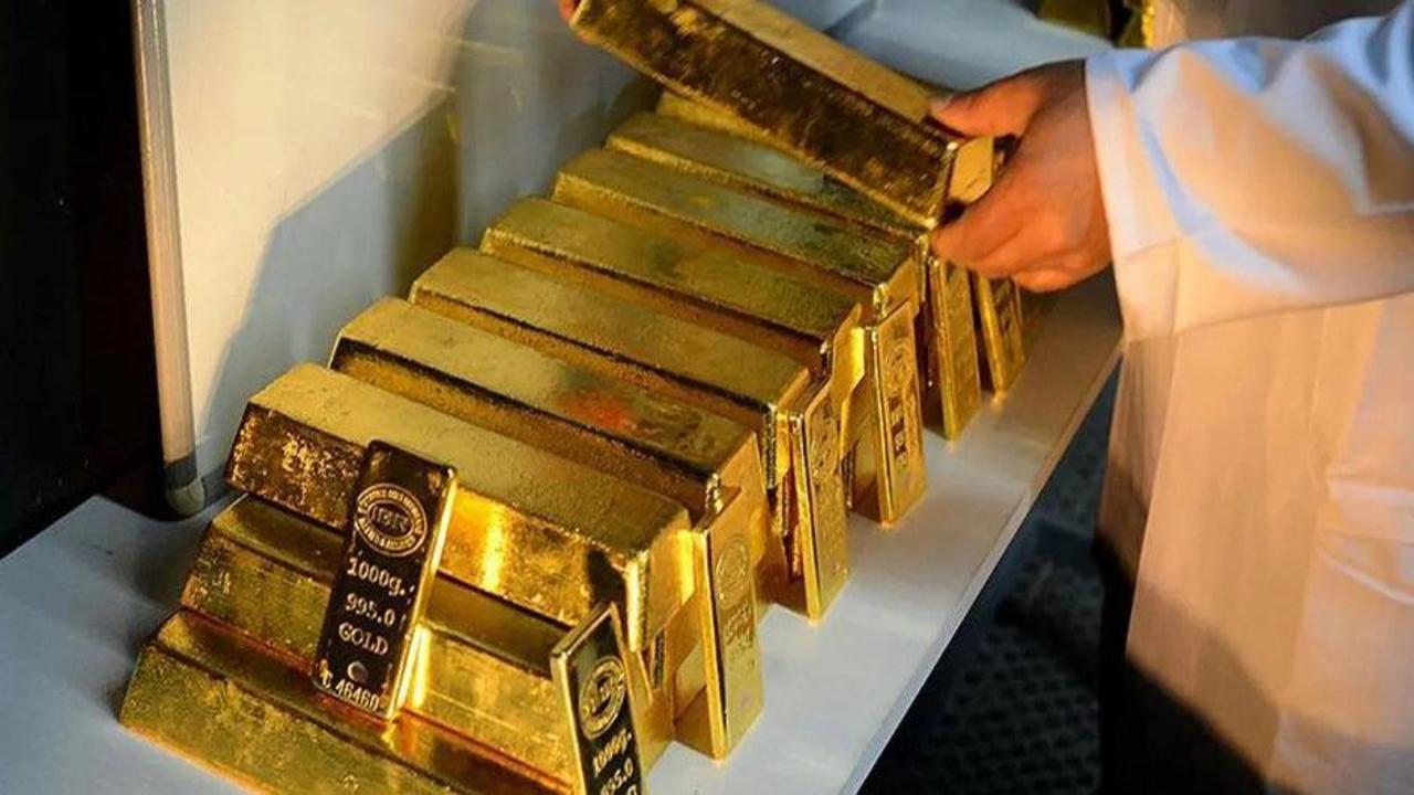 Altın fiyatlarında düşüş başladı: Ons 4 haftanın dibinde