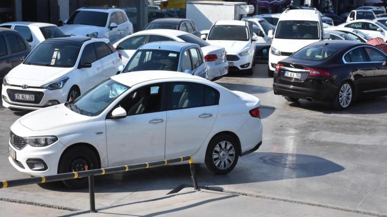 İkinci el araç fiyatları düştü! Oto pazarı dolup taştı