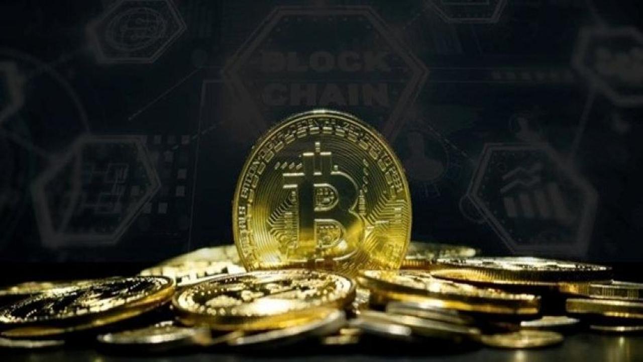 Bitcoin 18 ayın zirvesinde