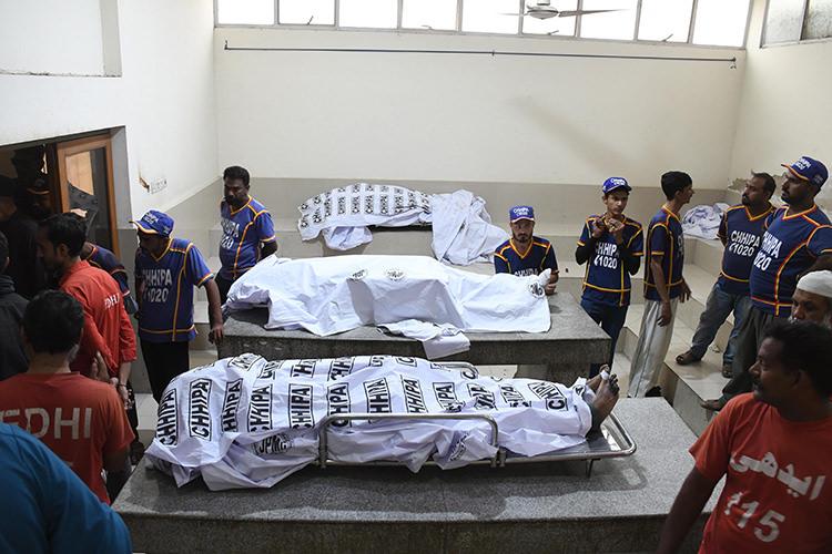 Pakistan'da AVM yangını: 11 ölü, 22 yaralı