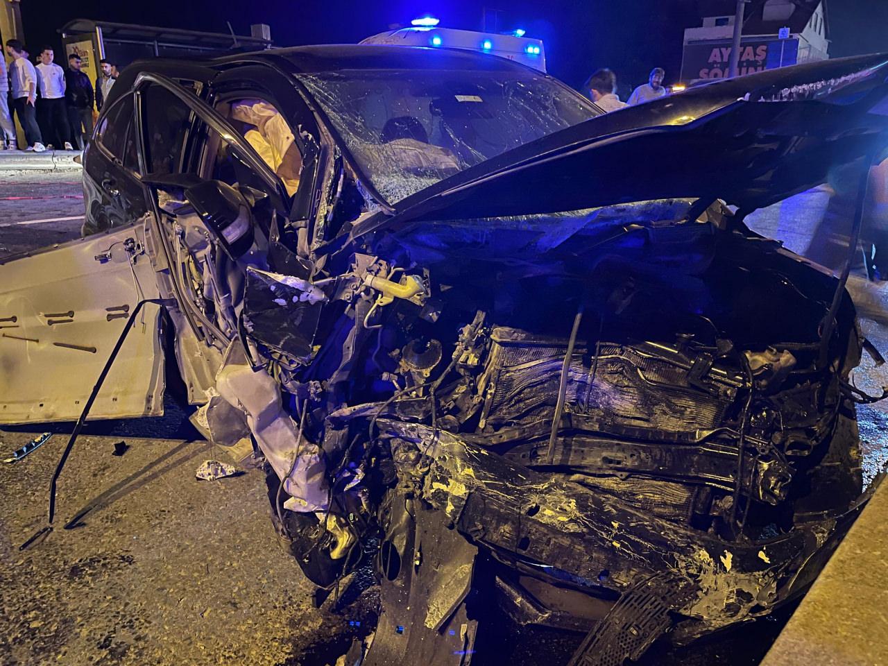 Kocaeli'de otomobil ile cip çarpıştı: 2 ölü, 7 yaralı