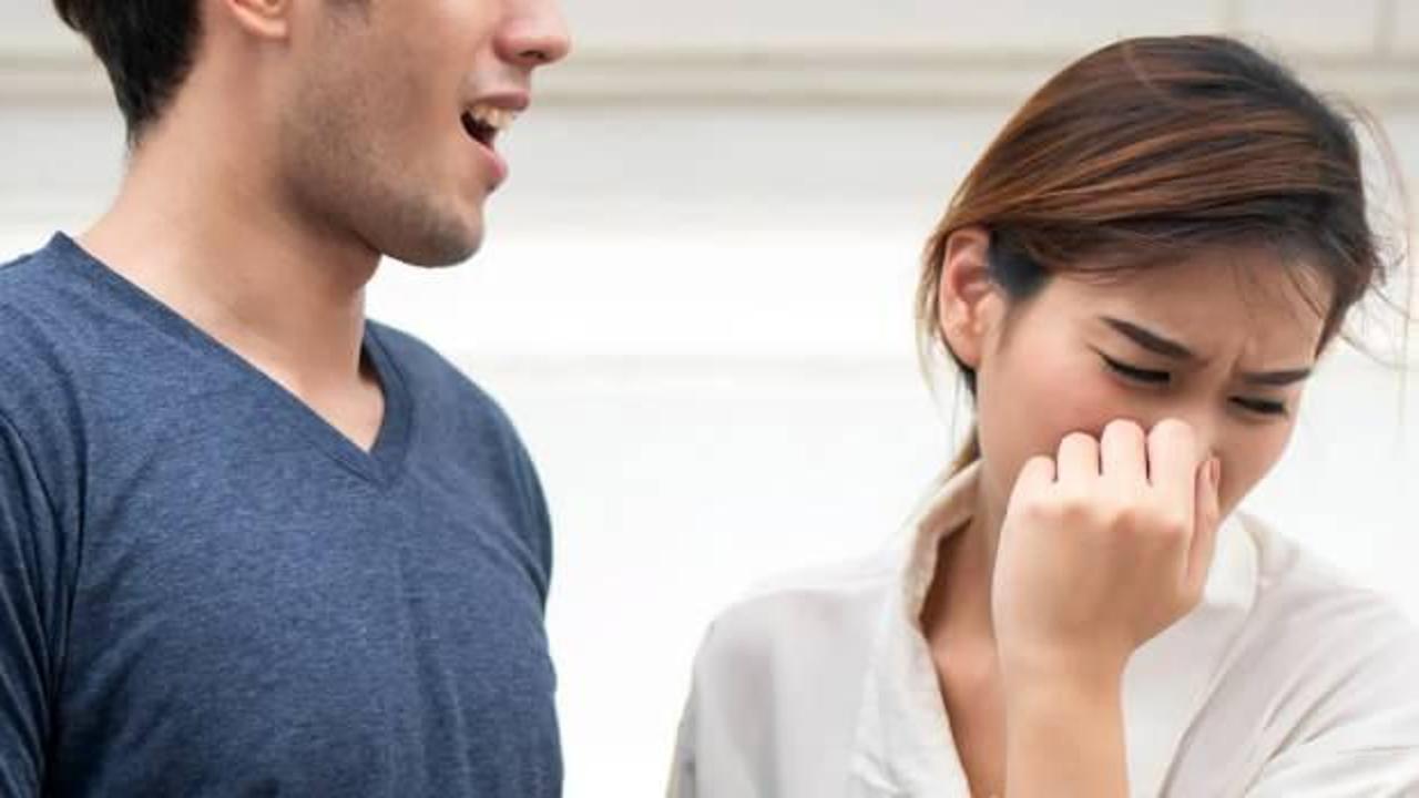 Geçmeyen, mideden gelen ağız kokusu nasıl giderilir? Ağız kokusu neden olur?