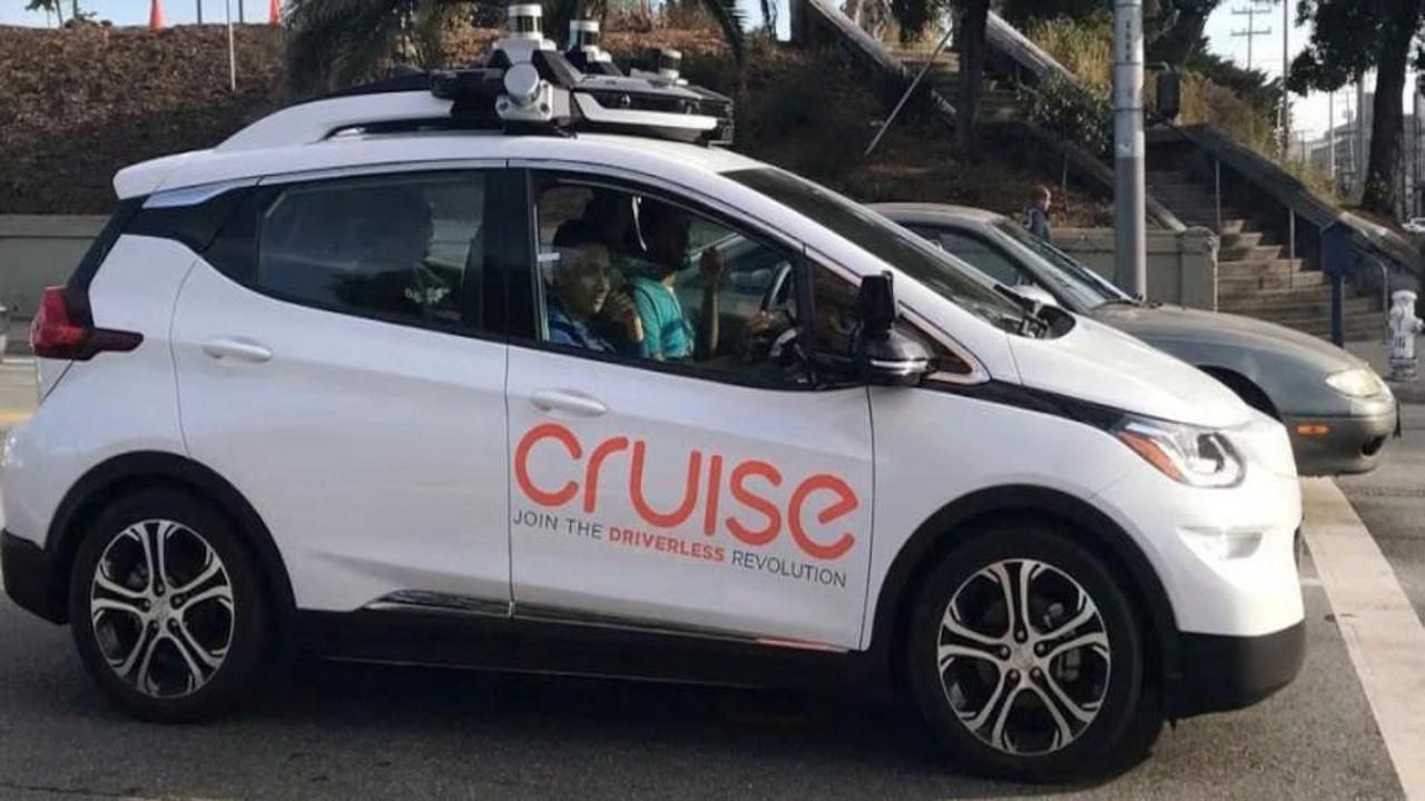 General Motors 950 otonom aracı geri çağırıyor