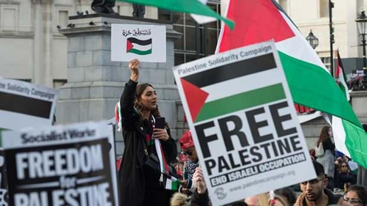 Londra’da Trafalgar Meydanı’nda “Gazze’de ateşkes” çağrısı