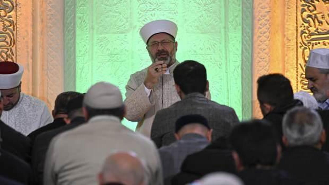 Türkiye’de 90 bin camide dua edildi