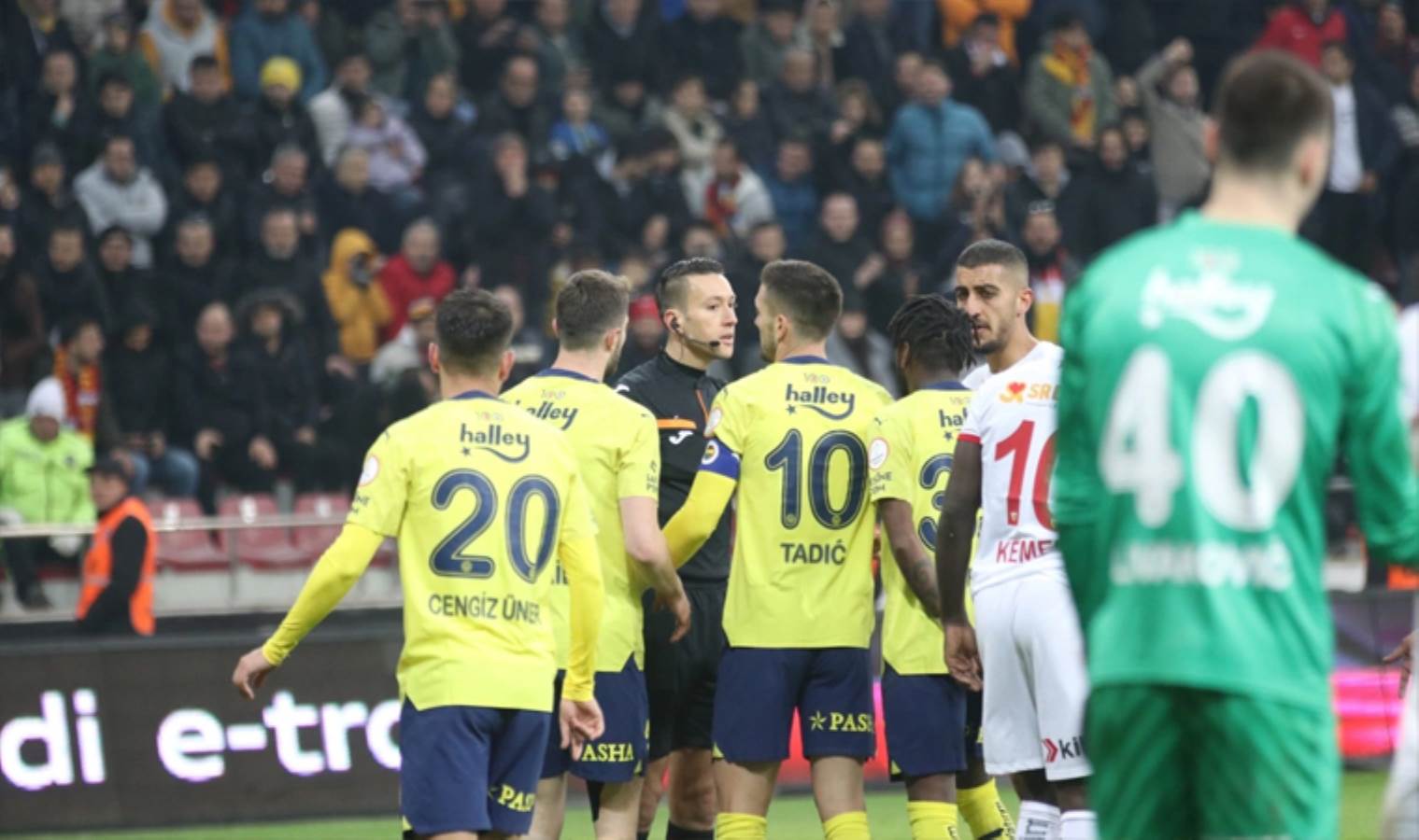 Fenerbahçeli Fred derbide oynayacak mı, kaç maç ceza aldı? Fred neden cezalı duruma düştü?
