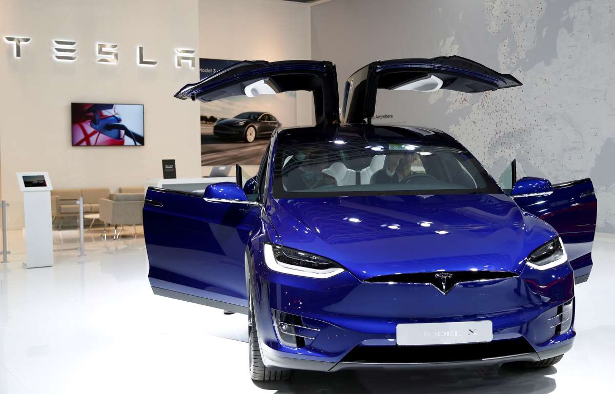 Tesla'da geri çağırmalar bitmiyor: Bu kez 120 binden fazla araç geri çağrılıyor