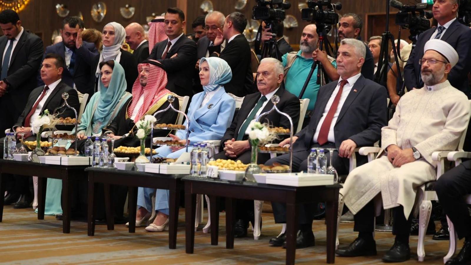 Işık Kansu'nun analizi: AKP'nin kardeş ülkesi Arabistan