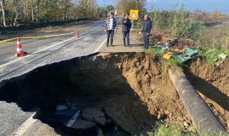 Karayolunda çökme… Ekipler çalışma başlattı!
