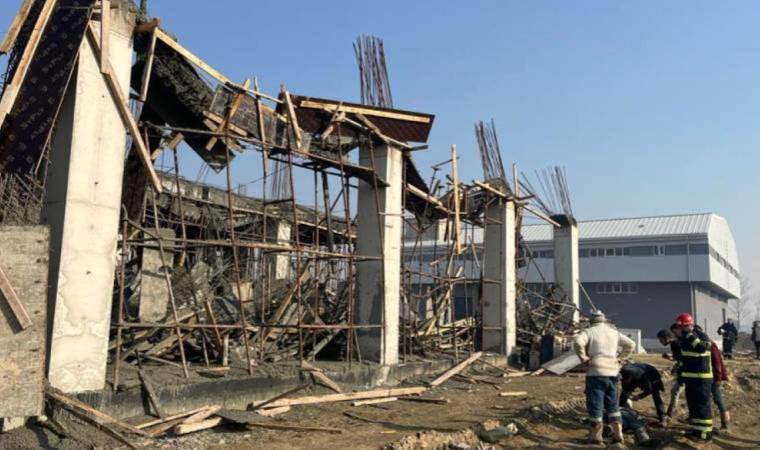 Bursa’da beton dökülen inşaatın çökmesi sonucu 6 işçi yaralandı