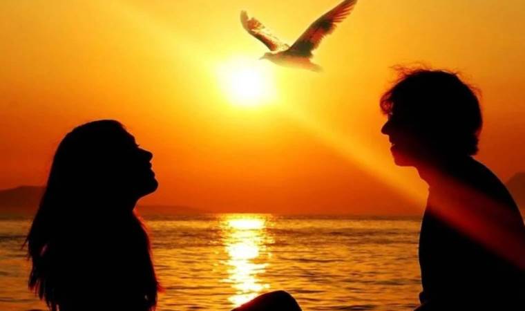 Yılbaşında sevgiliye atılacak en iyi 30 mesaj… Sevgiliniz çok mutlu olacak!