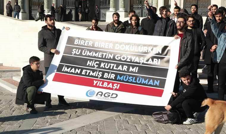Beyazıt’ta ‘yılbaşı kutlaması’ protestosu: ‘Hristiyan’ın kutsalına değil, Müslüman’ın kutlamasına karşıyız’