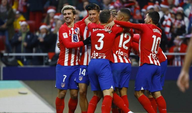 Çağlar Söyüncü atıldı: Atletico Madrid, Sevilla’yı 10 kişi devirdi!