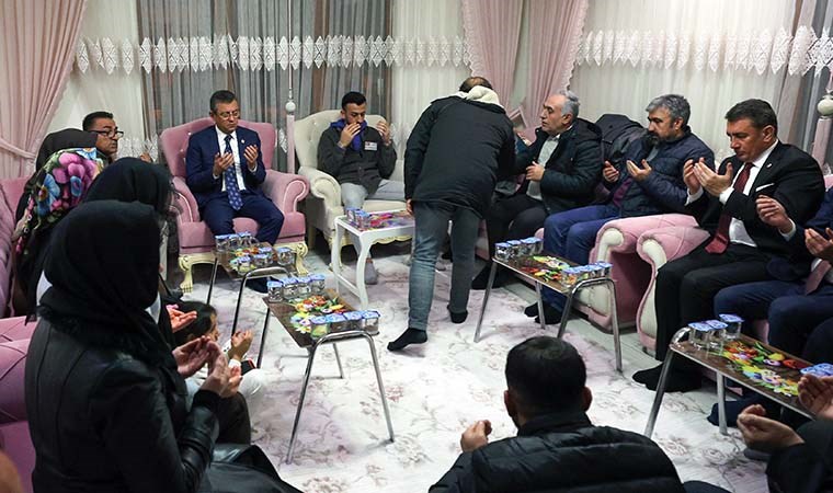 CHP lideri Özgür Özel'den şehit ailesine ziyaret