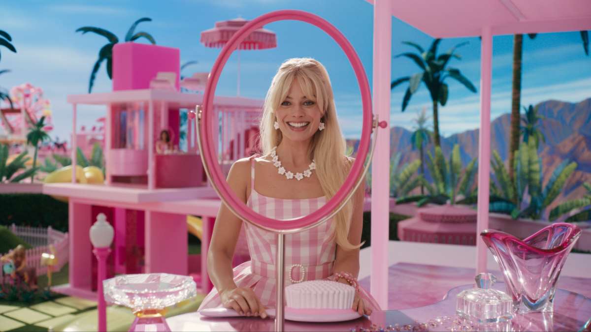 Estetikte Barbie benzerliği furyası: 'Kaburgalarını aldırıyorlar!'