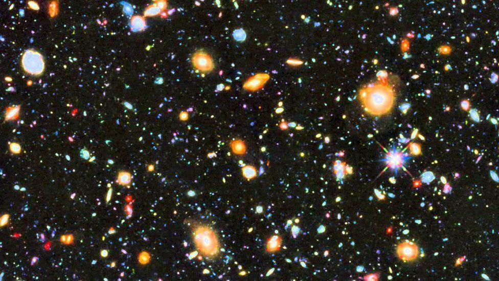 Uzayda 1,3 milyar ışık yılı çapında devasa bir halka keşfedildi