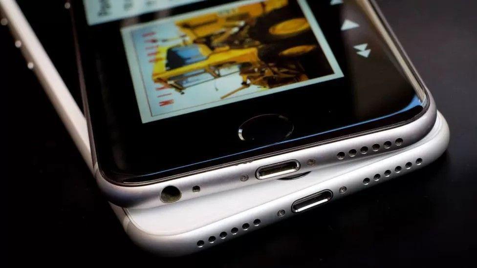 Apple, iPhone'ları kasıtlı olarak yavaşlattığı için tazminat ödemeye başladı