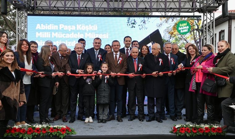 Özgür Özel'den 'CHP'li yönetimleri artırma' çağrısı: Herkes Karşıyaka'da, Kadıköy'de oturabilir mi?