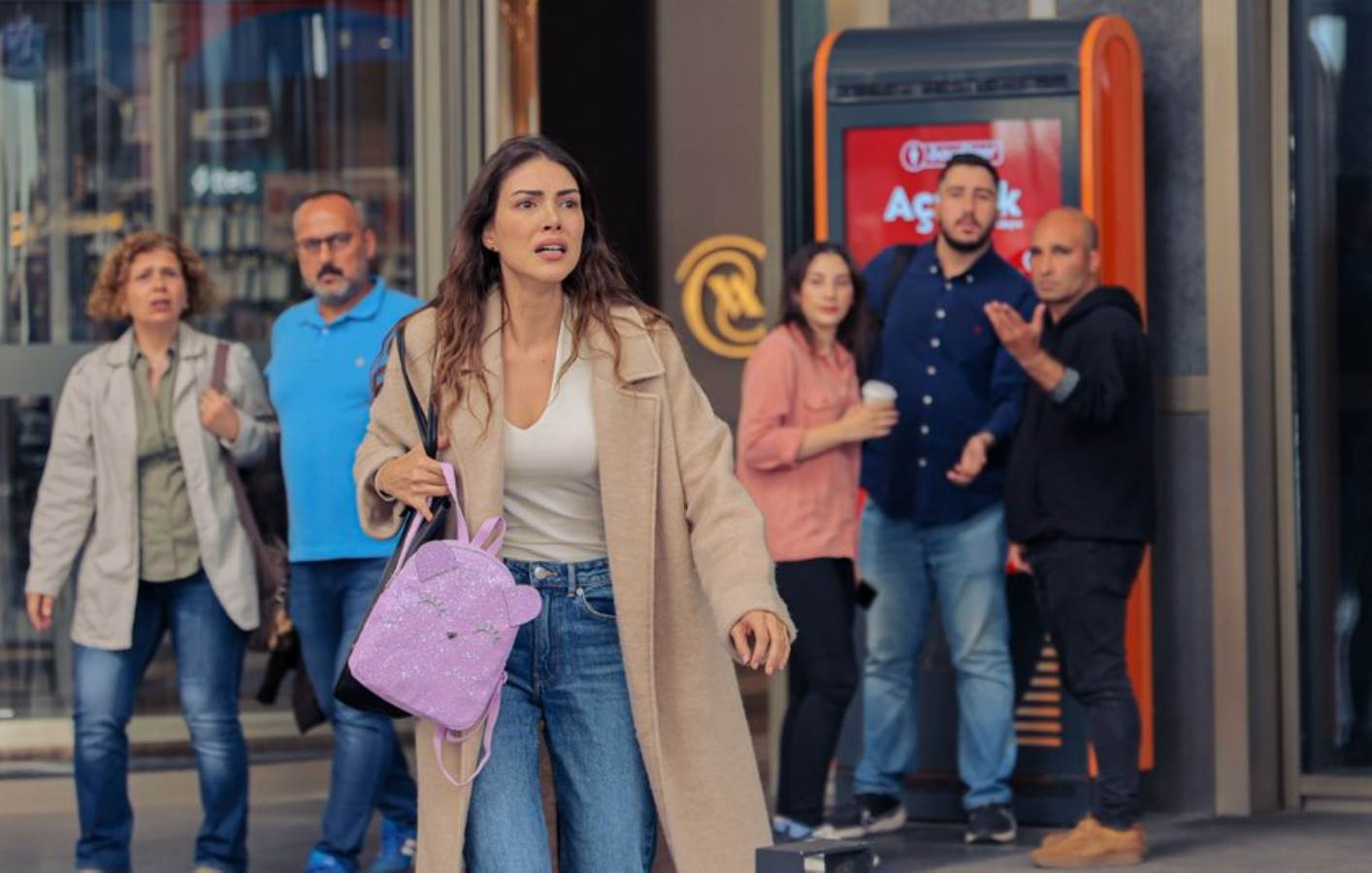 TV yayın akışı 28 Ocak Pazar! Hangi kanalda ne var, günün filmleri ve dizileri neler?