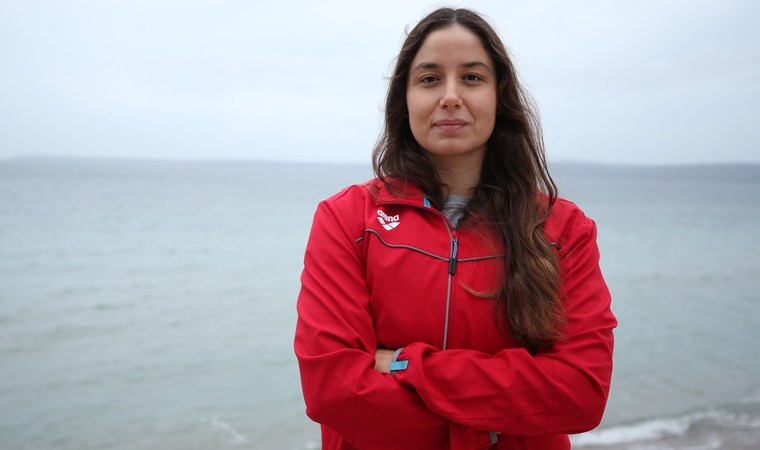 Manş Denizi'ni yüzerek en hızlı geçen Türk kadını olmuştu: Bengisu Avcı'nın hedefi 7 Okyanus!