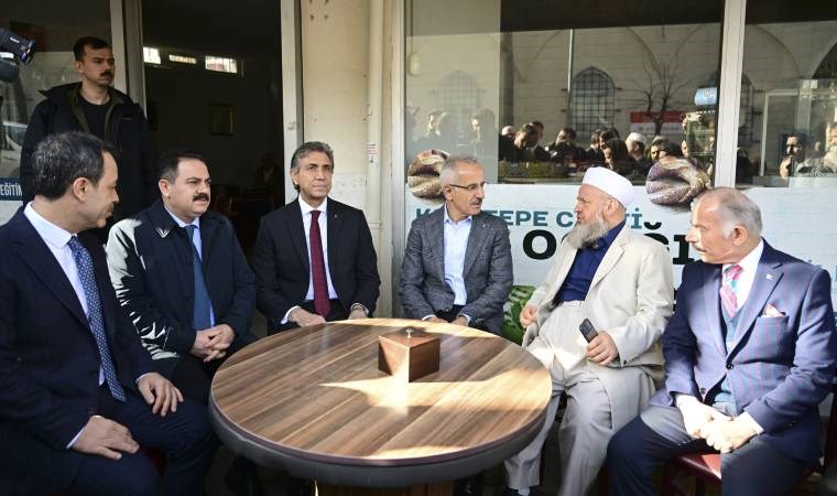 Bakan Abdulkadir Uraloğlu, İsmailağa cemaatine bağlı İlkseç Vakfı’nı ziyaret etmiş: ‘Kıymetli hocam…’