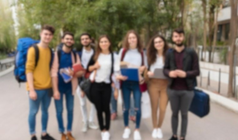 Yurtdışını tercih eden liselilerin sayısı artıyor: Beyin göçü tam gaz