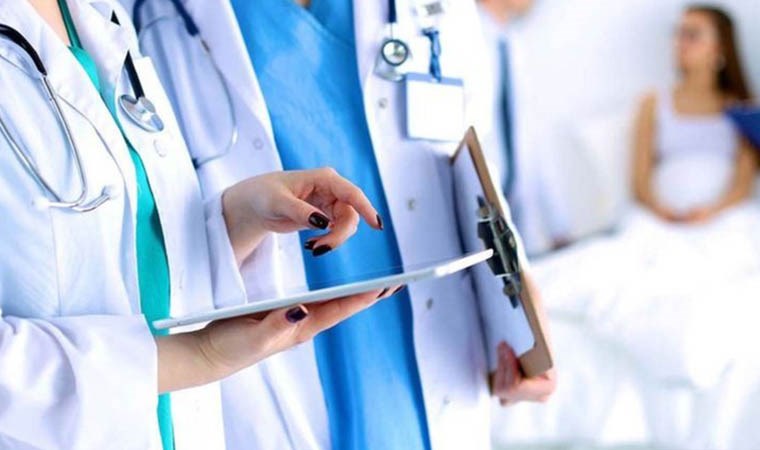 Adana’da sahte doktor yaka kartı kullanan kadın yakalandı