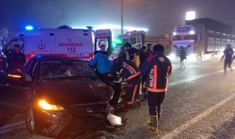 Malatya’da iki otomobil çarpıştı: 1 ölü, 5 yaralı