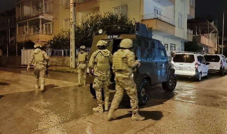 Mersin’de uyuşturucu satıcılarına şafak operasyonu: Çok sayıda şüpheli gözaltına alındı!